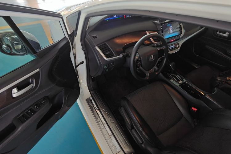 Used Honda Jade 2016 1.8L Automatic Comfort Version 5 Seats