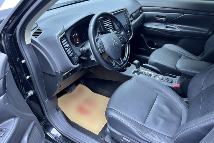 Used Mitsubishi Outlander 2016 2.4L 4x4 Elite Edition 5 Seats
