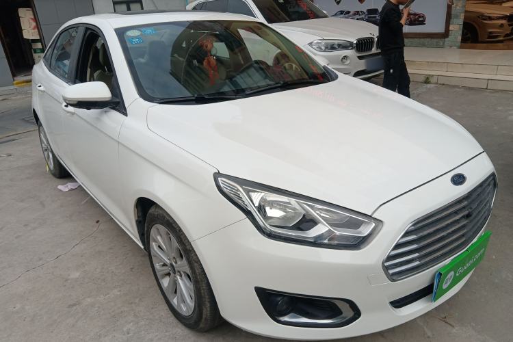Used Ford Escort 2015 1.5L Automatic Fashion Model