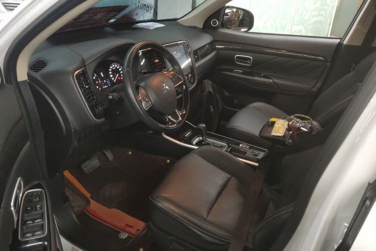 Used Mitsubishi Outlander 2020 2.0L Two-Wheel Drive Enjoyment Version 5 Seats