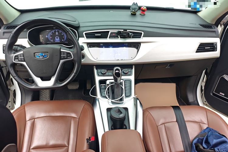 Used Geely Auto Emgrand X7 Sport 2018 1.8TD Automatic Two-Wheel Drive ZhiZun Model with 4G Connectivity
