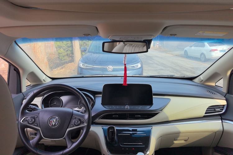 Used Buick GL8 2023 Facelifted Land Cruiser Executive Luxury Version
