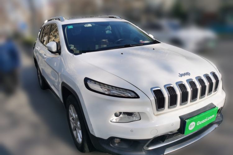 Used  Cherokee 2016 2.4L Professional Edition
