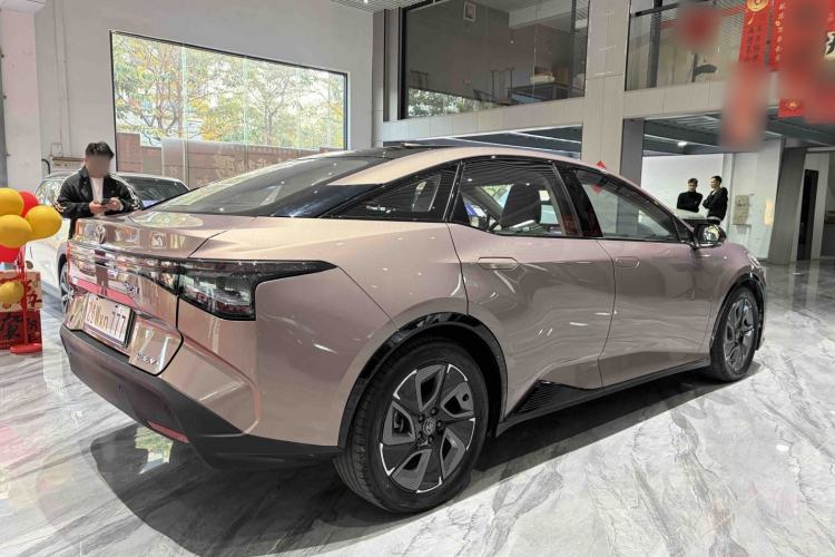 Used Toyota bZ3 2023 616 km Long-Range PRO
