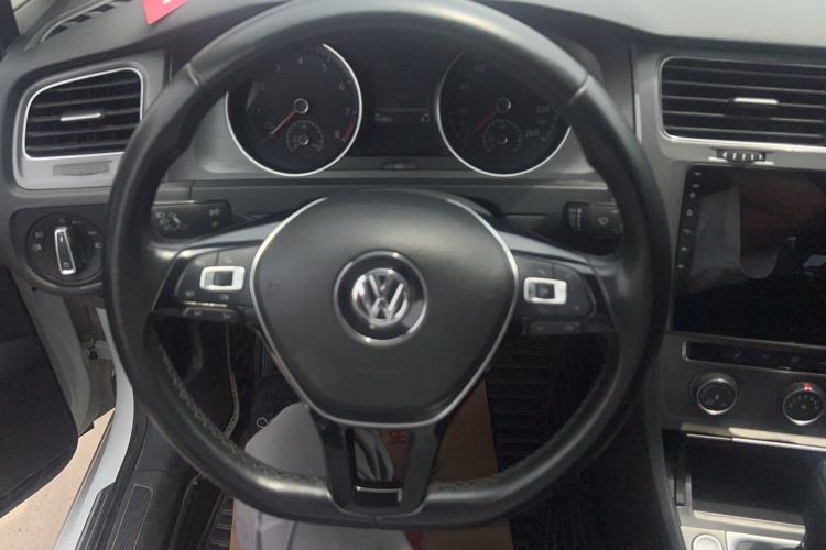 Used Volkswagen Golf 2016 230TSI Automatic Luxury Version
