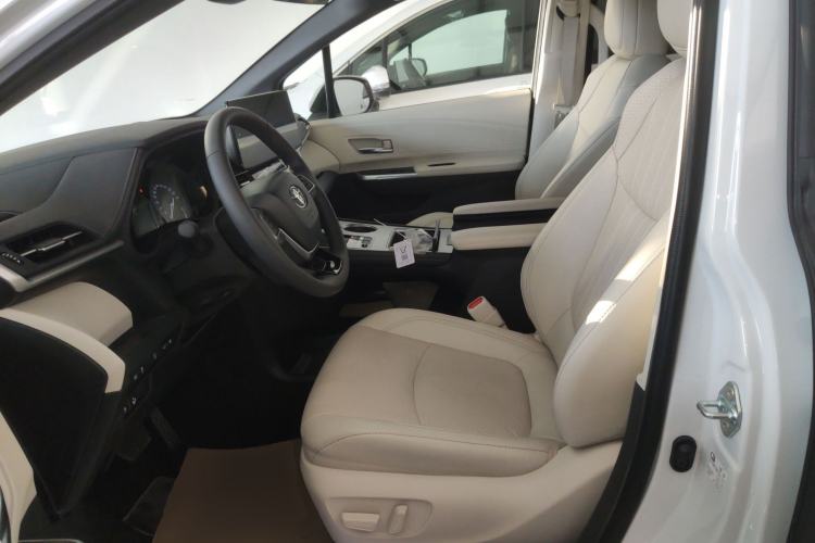 Used Toyota Sienna 2024 2.5L Hybrid Prestige Deluxe Edition
