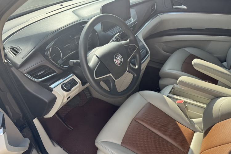 Used Buick GL8 2022 Land Cruiser Executive Class 652T Comfort Model
