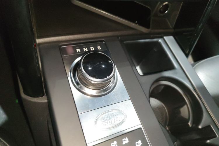 Used Land Rover Discovery 2019 2.0T SE
