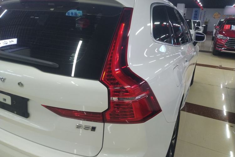 Used Volvo XC60 2022 B5 4x4 Zhiyi Luxury Edition
