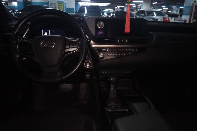 Used Lexus ES 2020 200 Excellence Edition
