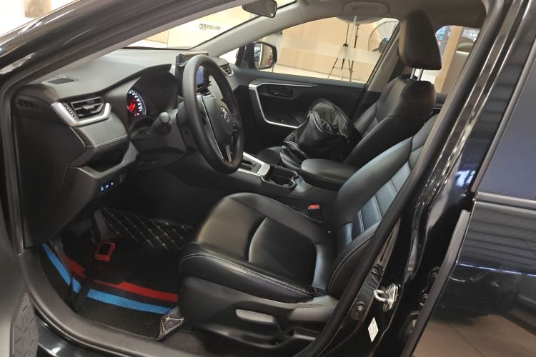 Used Toyota RAV4 2022 2.0L CVT Two-Wheel Drive Urban Edition
