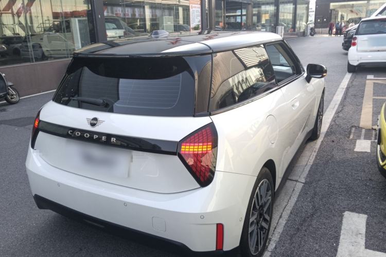 Used  Electric MINI COOPER 2024 456km COOPER E Classic Edition
