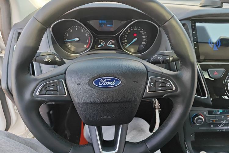 Used Ford Focus 2015 Hatchback EcoBoost 125 Automatic Supreme Style Edition
