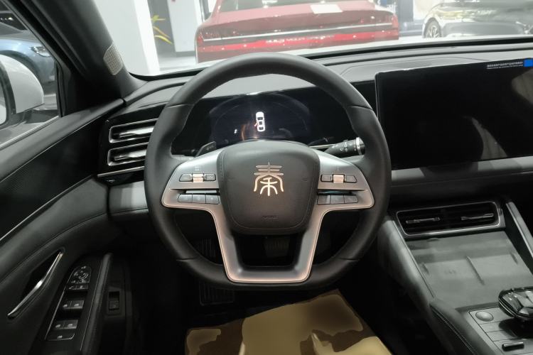 Used BYD Qin L 2025 DM-i Smart Drive 120KM Superior Model
