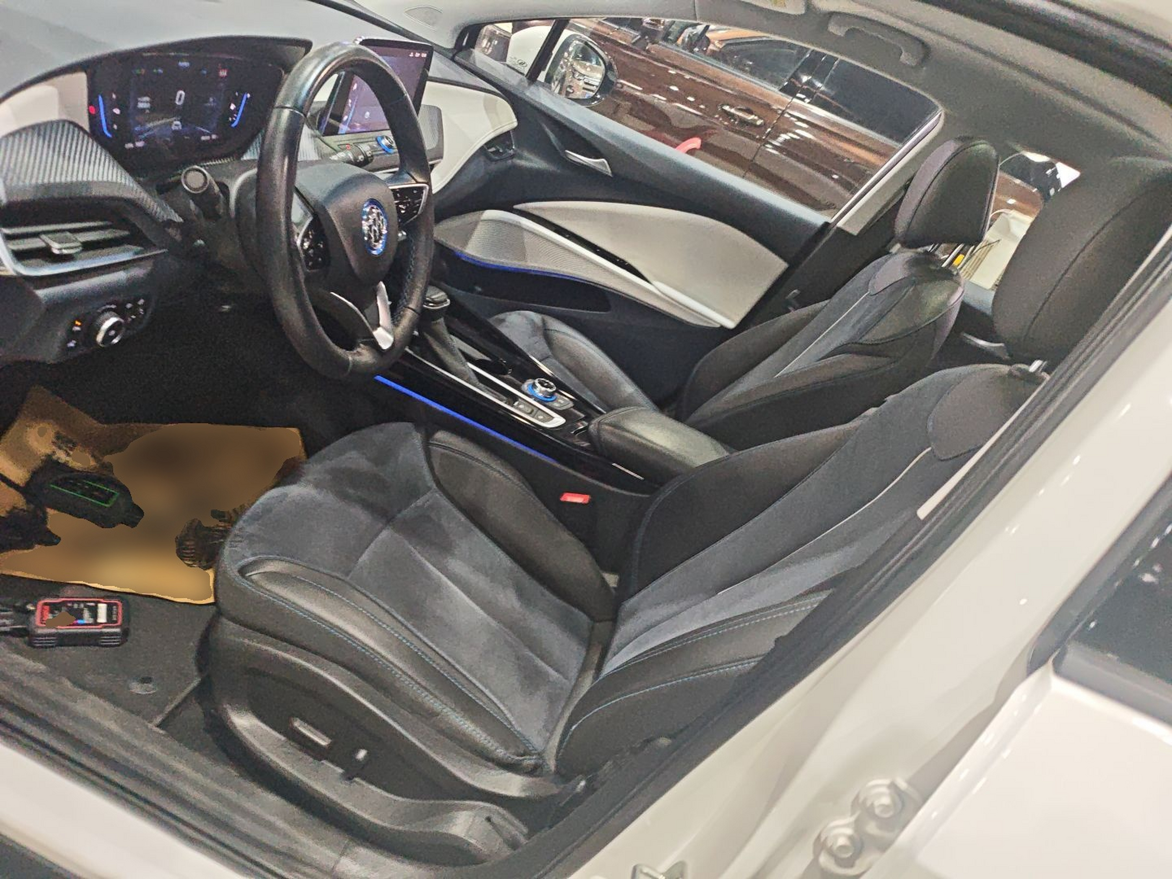 Переднее сиденье в автомобиле