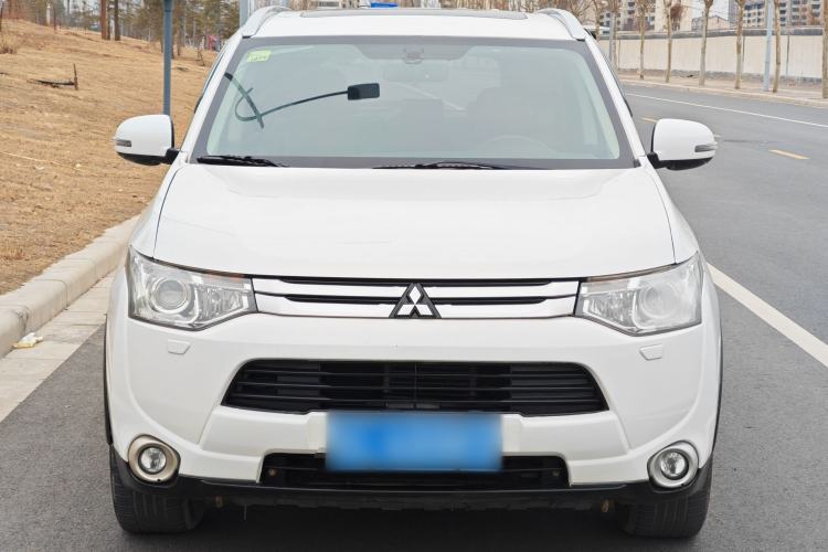 Used Mitsubishi Outlander (Import) 2014 2.4L 4x4 Deluxe Value Edition 7 Seats