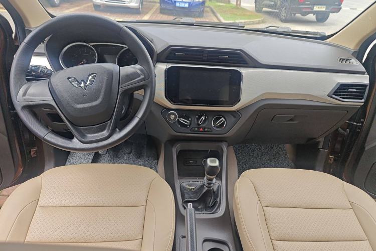 Used Wuling Hongguang 2019 1.5L S Comfort Edition China VI LAR