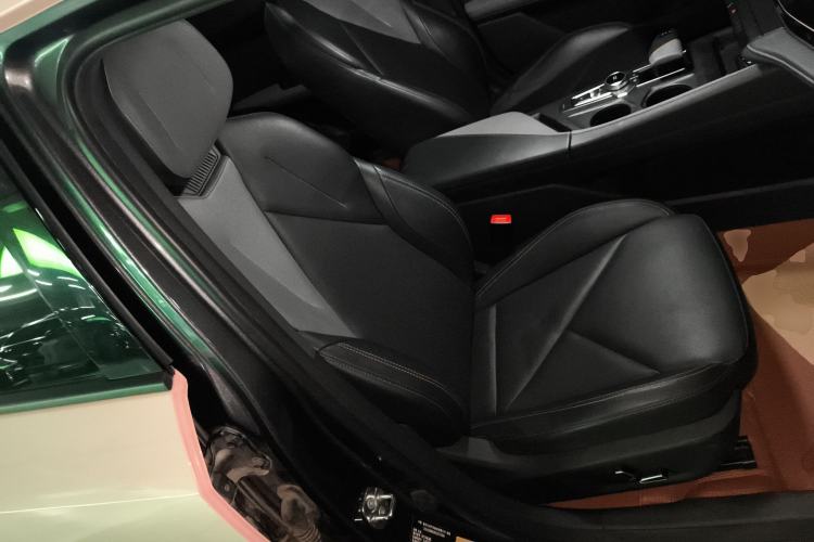 Used Changan UNI-V 2022 1.5T Smart Navigation Version