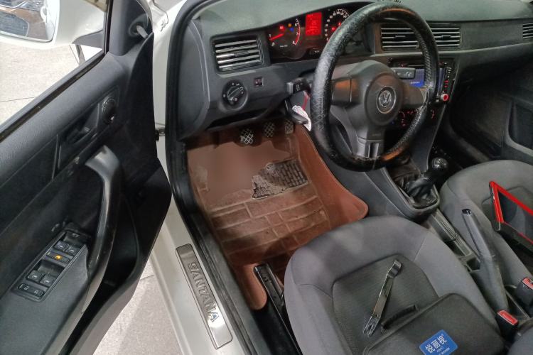 Used Volkswagen Santana 2015 1.6L Manual Fashion Edition
