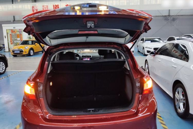 Used Nissan Tiida 2016 1.6L CVT Cool Dynamic Edition