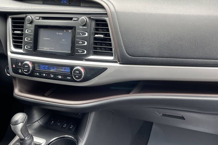 Used Toyota Highlander 2018 2.0T Four-Wheel Drive Luxury Version 7 Seats China VI Standard