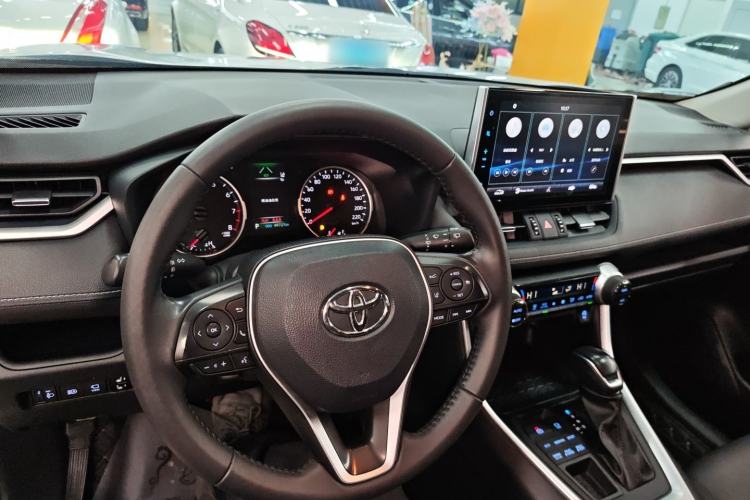 Used Toyota Wildlander 2022 2.0L CVT 4x4 Luxury PLUS Edition