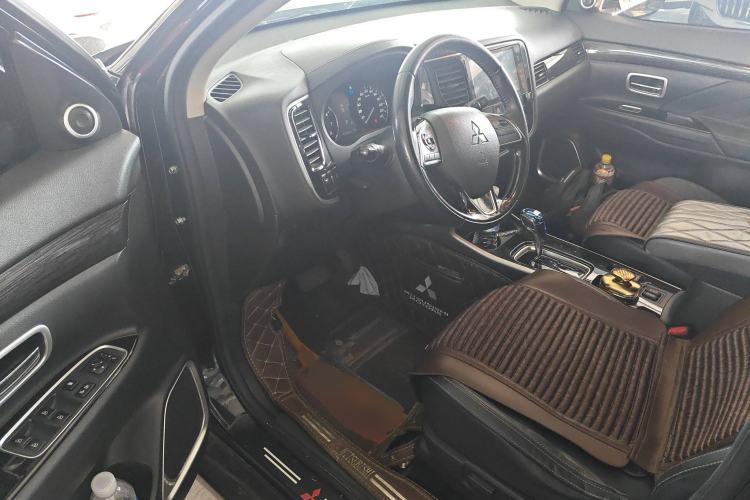 Used Mitsubishi Outlander 2020 2.0L Two-Wheel Drive Enjoyment Version 5 Seats
