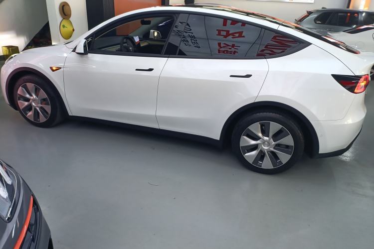 Used Tesla Model Y 2021 Long-Range All-Wheel-Drive Version