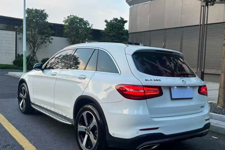 Used Mercedes-Benz GLC 2018 GLC 260 4MATIC Luxury Model

