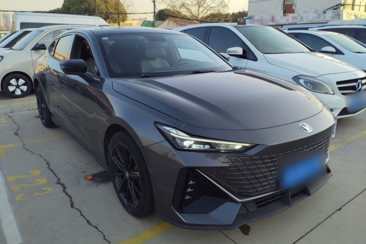 Used Changan UNI-V 2022 1.5T Prestige Version
