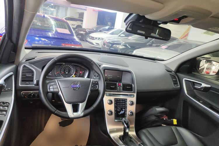 Used Volvo XC60 2016 T5 Smart Upgrade Model