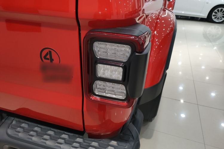 Used  Gladiator 2022 3.6L Pioneer Edition