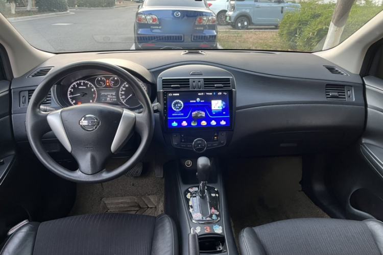 Used Nissan Tiida 2011 1.6L CVT Smart Version
