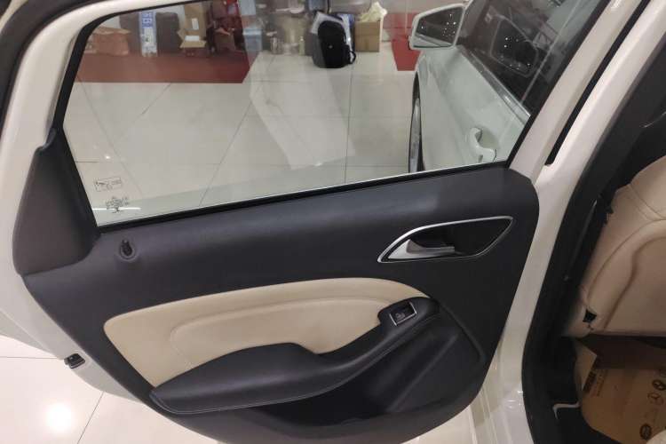 Used Mercedes-Benz B-Class 2012 B 200
