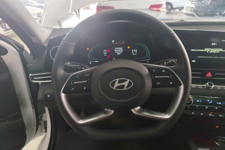 Used Hyundai Elantra 2023 1.5L CVT LUX Prestige Edition
