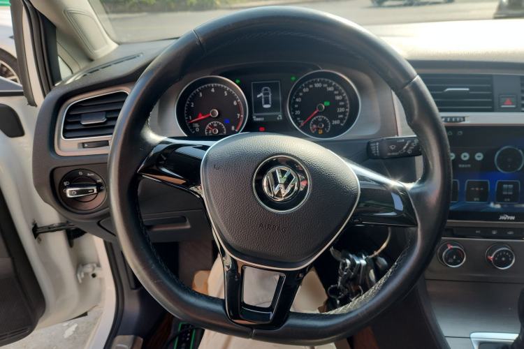 Used Volkswagen Golf 2015 1.4TSI Automatic Comfort Model
