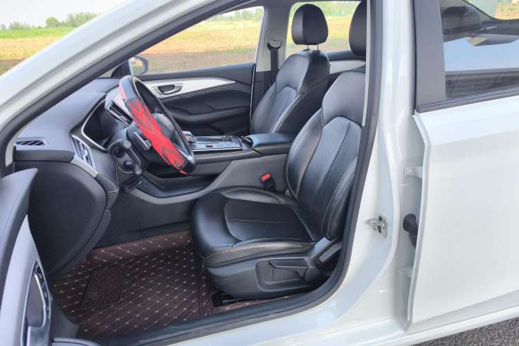 Used Roewe i6 MAX 2020 300TGI Automatic Sporty Cool Edition
