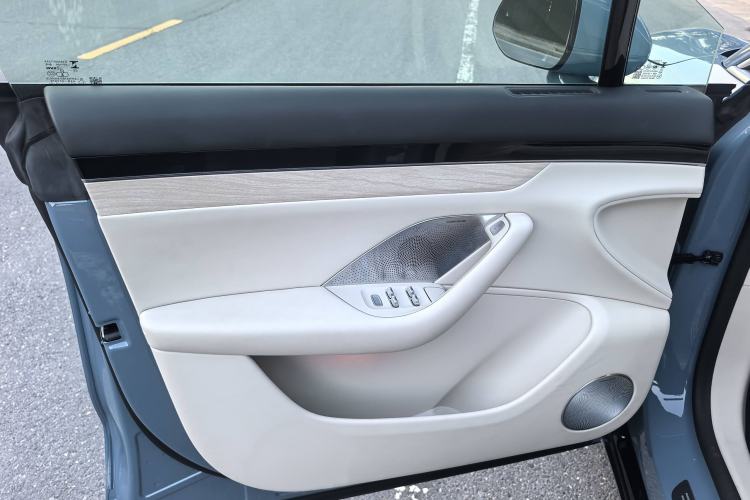 Used Hima Luxeed R7 2024 All-Electric 667 km Max
