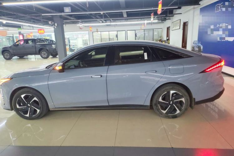 Used  L6 2023 125km MAX
