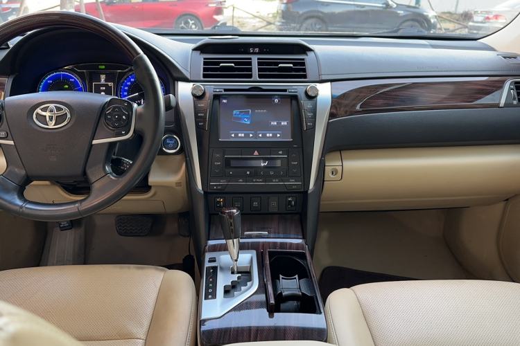 Used Toyota Camry 2015 Dual-Engine 2.5 HG Luxury Navigation Edition
