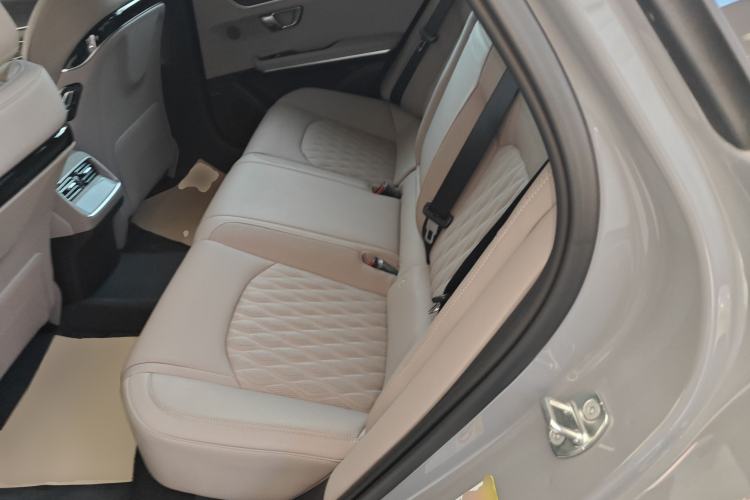 Used BYD Han 2025 EV with 701 km of Laser Radar-Enabled Intelligent Driving
