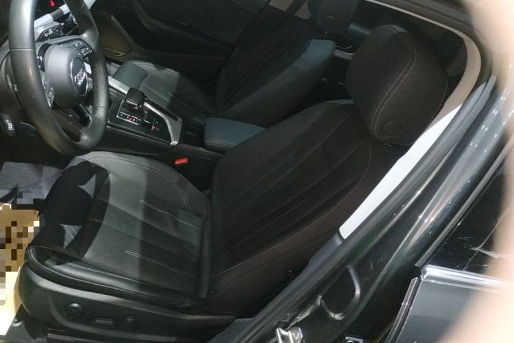 Used Audi A4L 2020 40 TFSI Fashionable and Elegant Model
