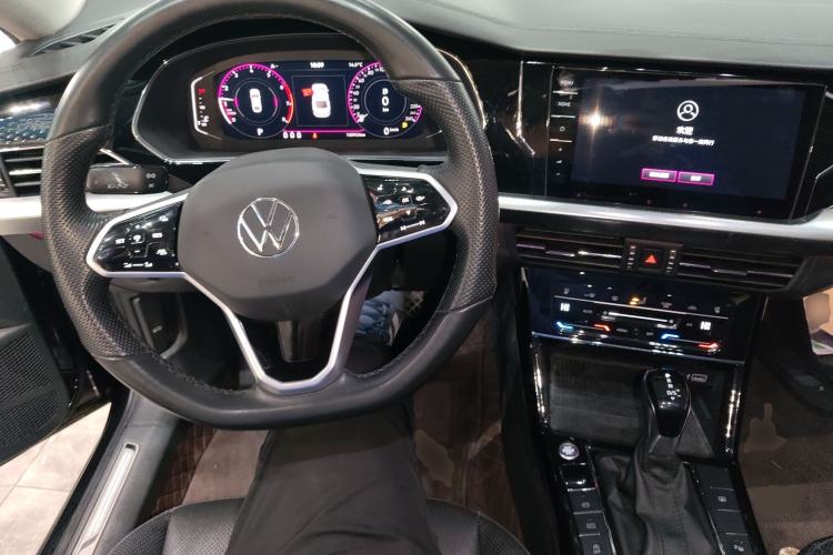 Used Volkswagen Passat 2023 330TSI Prestige Edition
