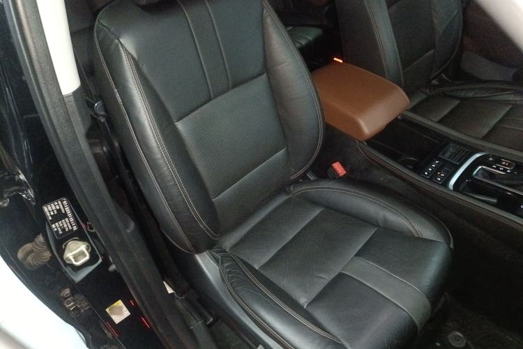 Used GAC Trumpchi GS8 2017 320T Two-Wheel Drive Luxury Smart Connectivity Version (7 Seats)
