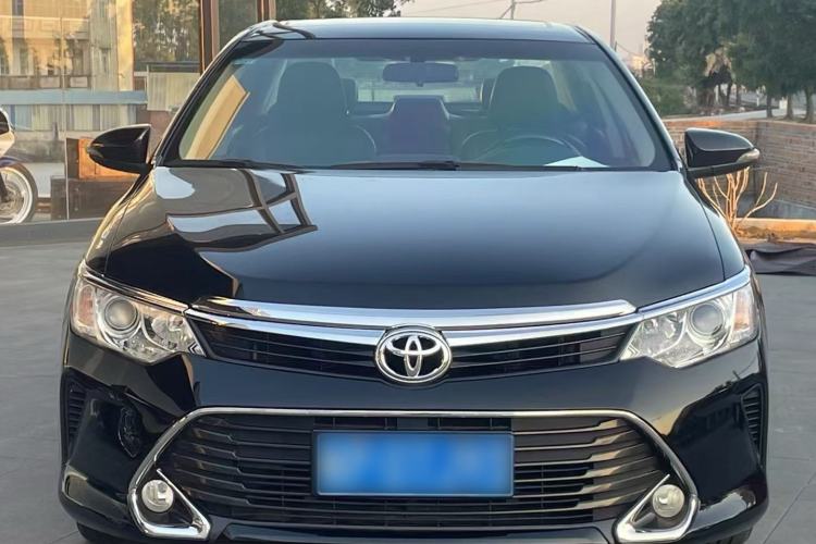 Used Toyota Camry 2016 2.0G 10th Anniversary Leading Edition
