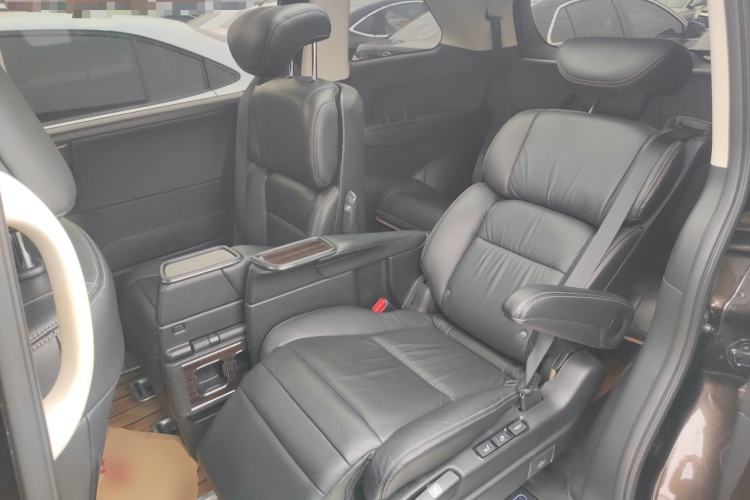 Used Honda Elysion 2016 2.4L Supreme Edition
