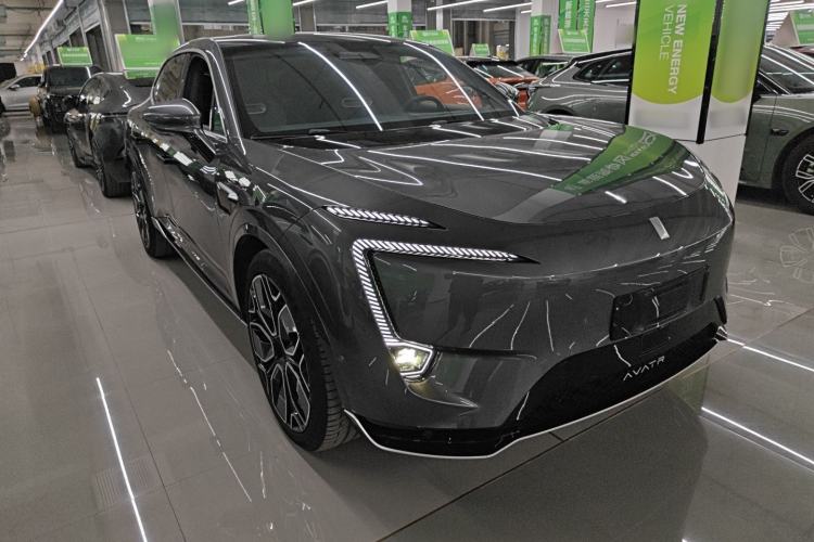 Used  11 2024 730 Luxury Edition with Three Lasers and Rear-Wheel Drive
