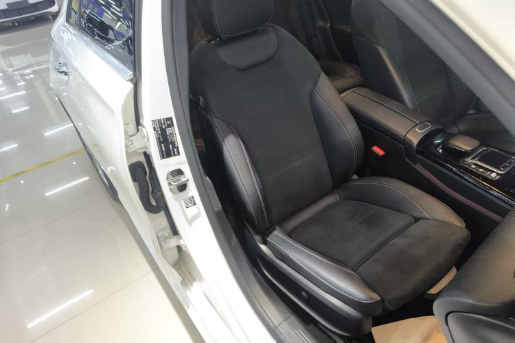 Used Mercedes-Benz A-Class 2020 Restyled A 200 L Sport Sedan Fashion Version
