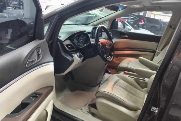 Used Buick GL8 2021 Land Cruiser Executive Class 652T Luxury Model
