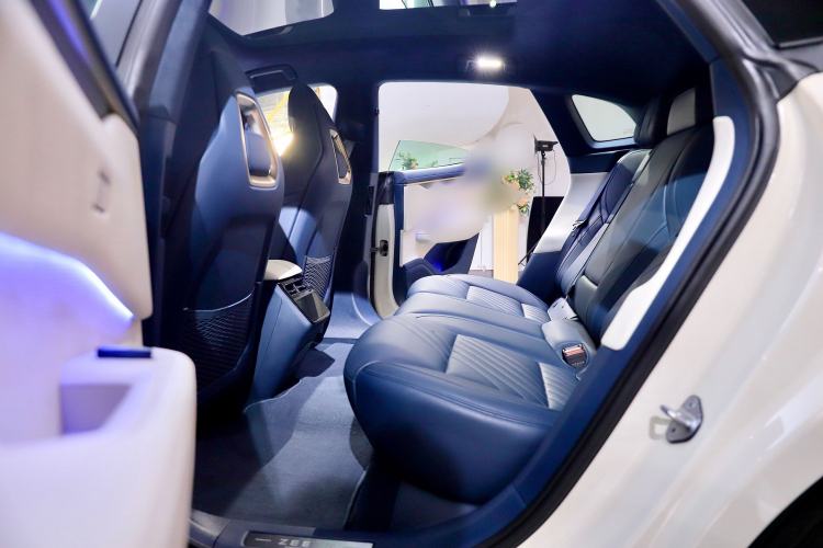 Used Zeekr 001 2025 WE Edition 100 kWh Rear-Wheel Drive
